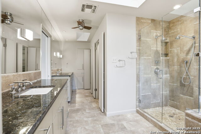 Image 15 of 30 For 3934 Royal Forest