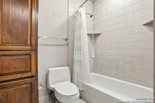 Image 23 of 30 For 3934 Royal Forest