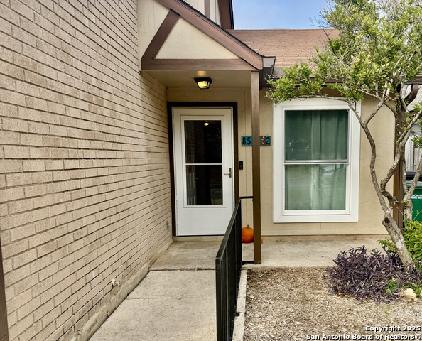 Image 3 of 26 For 8527 Stonebridge  2