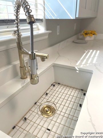 Image 14 of 38 For 121 Esma