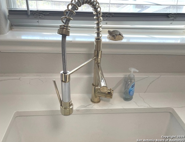 Image 15 of 38 For 121 Esma