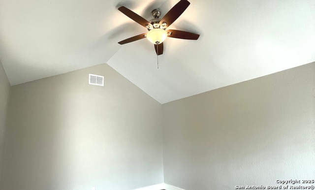 Image 16 of 38 For 121 Esma