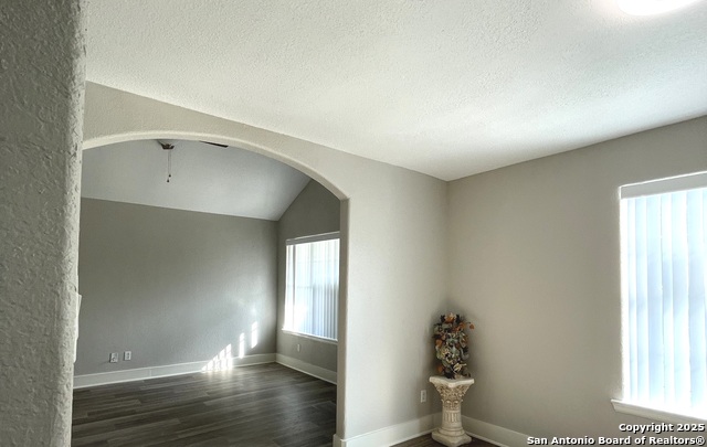 Image 18 of 38 For 121 Esma