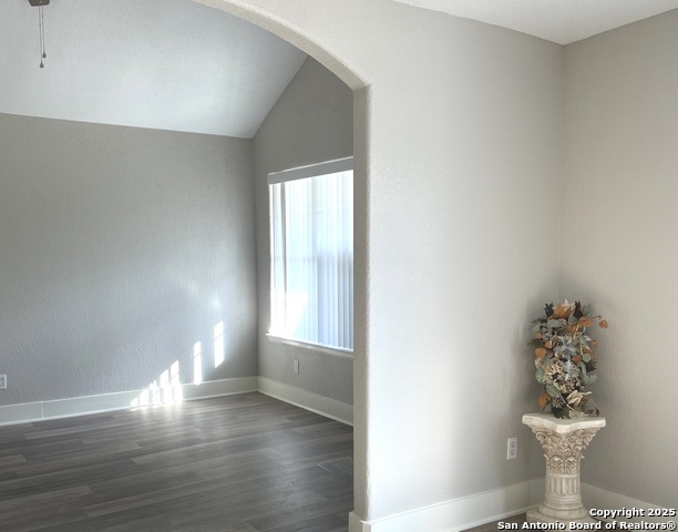 Image 19 of 38 For 121 Esma