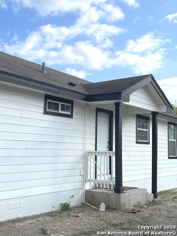 Image 2 of 38 For 121 Esma