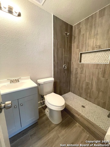 Image 21 of 38 For 121 Esma