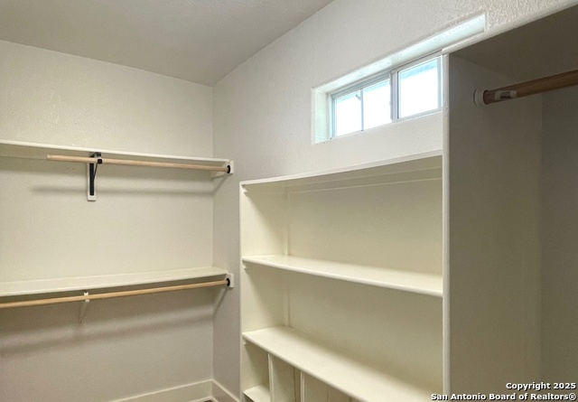 Image 26 of 38 For 121 Esma