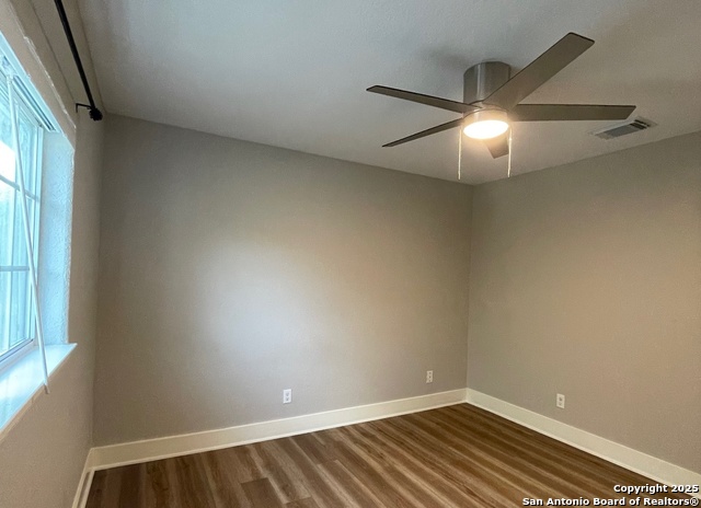 Image 27 of 38 For 121 Esma