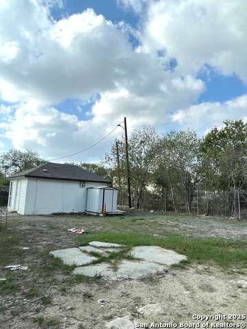 Image 31 of 38 For 121 Esma