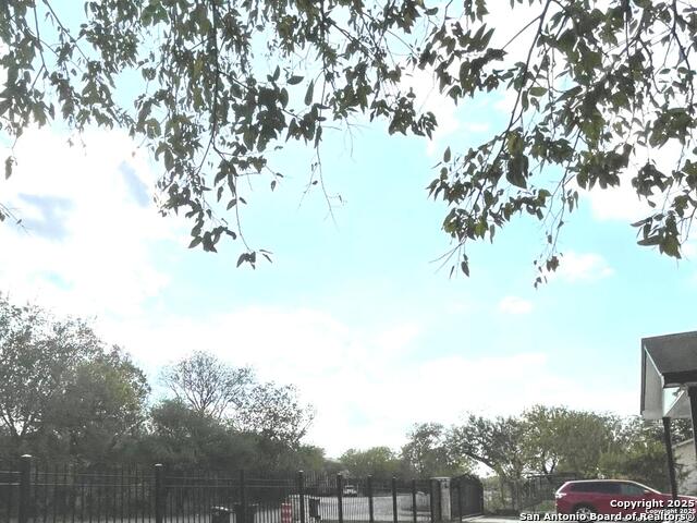 Image 35 of 38 For 121 Esma