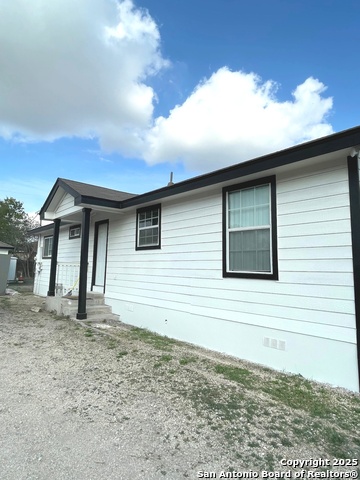 Image 4 of 38 For 121 Esma