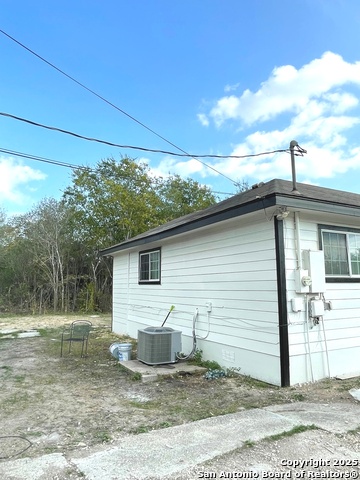 Image 5 of 38 For 121 Esma