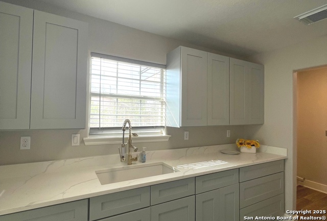 Image 7 of 38 For 121 Esma