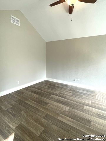 Image 8 of 38 For 121 Esma