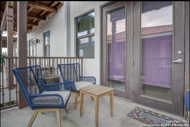 Image 19 of 24 For 1542 N Alamo 203