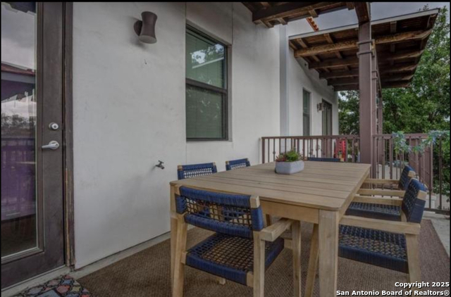 Image 21 of 24 For 1542 N Alamo 203