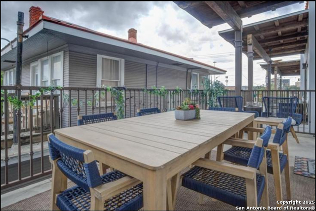 Image 22 of 24 For 1542 N Alamo 203