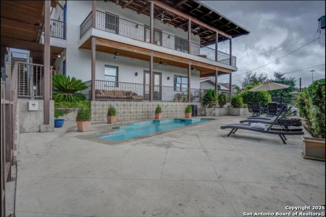 Image 23 of 24 For 1542 N Alamo 203