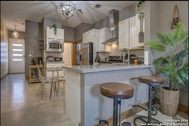 Image 9 of 24 For 1542 N Alamo 203