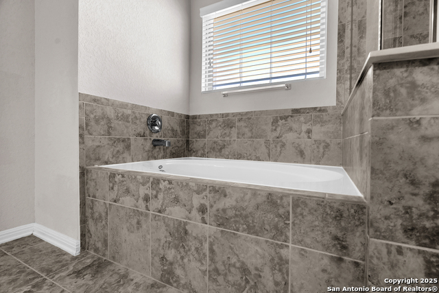 Image 36 of 50 For 6815 Melody Stone