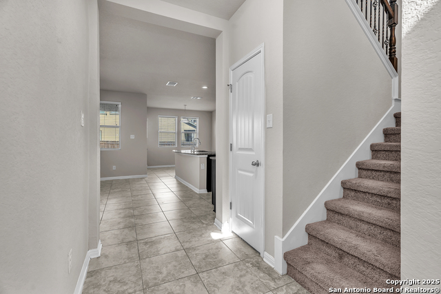 Image 9 of 50 For 6815 Melody Stone