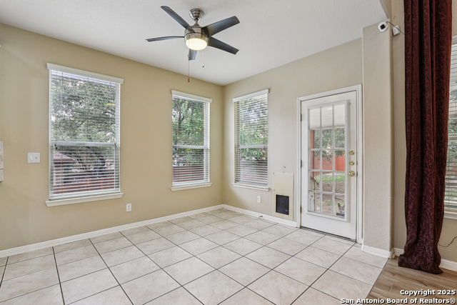 Image 10 of 50 For 25922 Laurel Glen