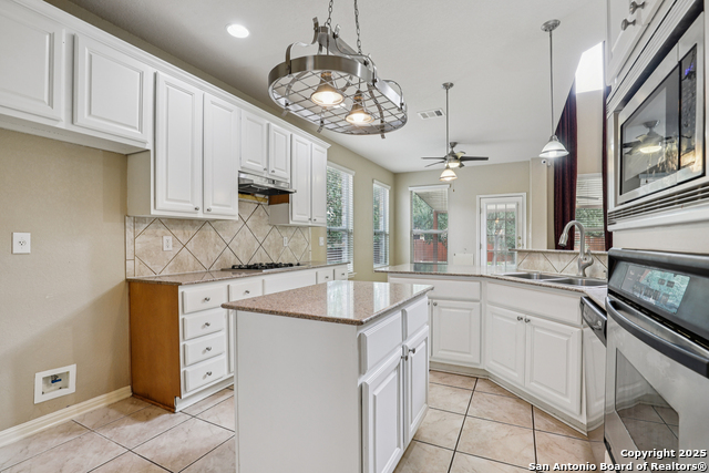 Image 11 of 50 For 25922 Laurel Glen