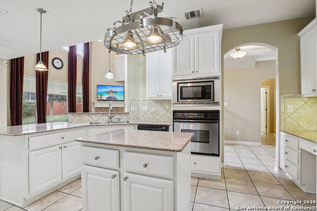 Image 12 of 50 For 25922 Laurel Glen