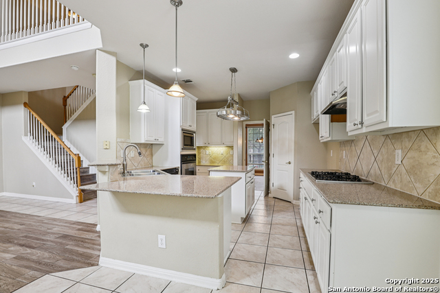 Image 13 of 50 For 25922 Laurel Glen