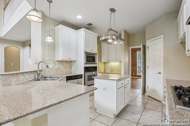 Image 14 of 50 For 25922 Laurel Glen