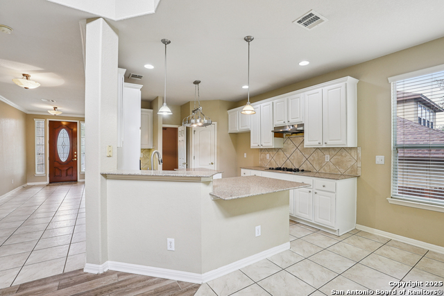 Image 15 of 50 For 25922 Laurel Glen