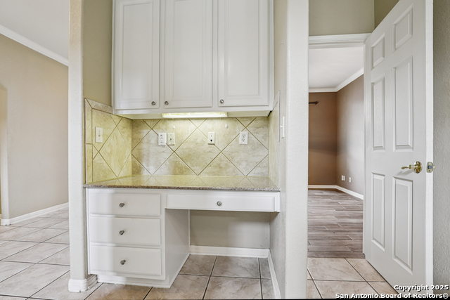 Image 16 of 50 For 25922 Laurel Glen