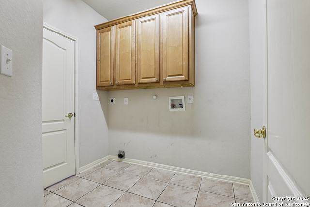 Image 17 of 50 For 25922 Laurel Glen