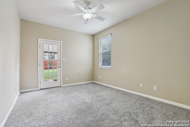 Image 20 of 50 For 25922 Laurel Glen