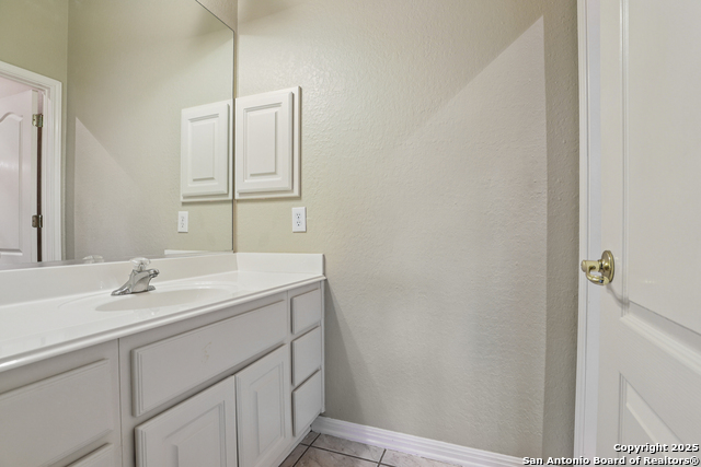 Image 25 of 50 For 25922 Laurel Glen