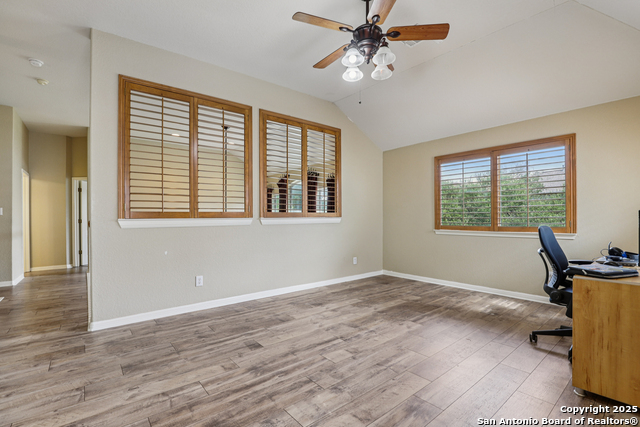 Image 36 of 50 For 25922 Laurel Glen