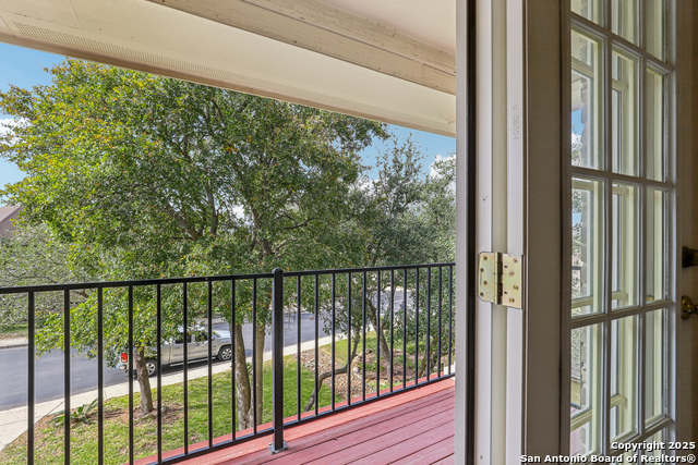 Image 40 of 50 For 25922 Laurel Glen