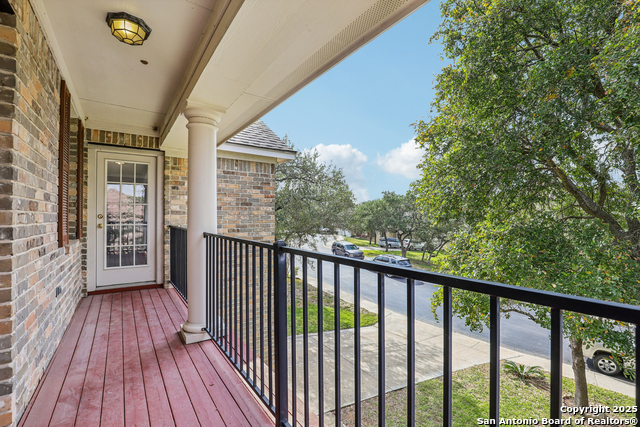 Image 41 of 50 For 25922 Laurel Glen