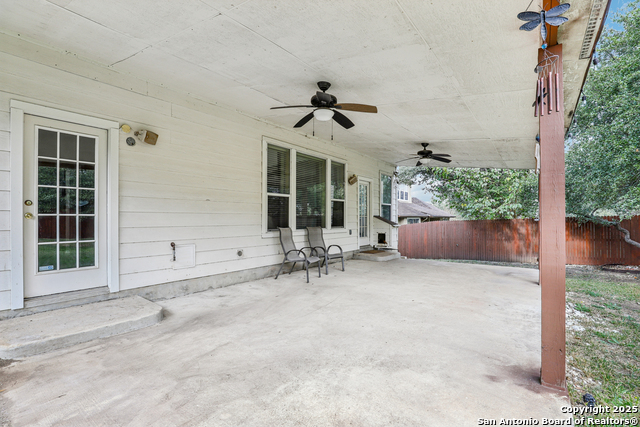 Image 43 of 50 For 25922 Laurel Glen