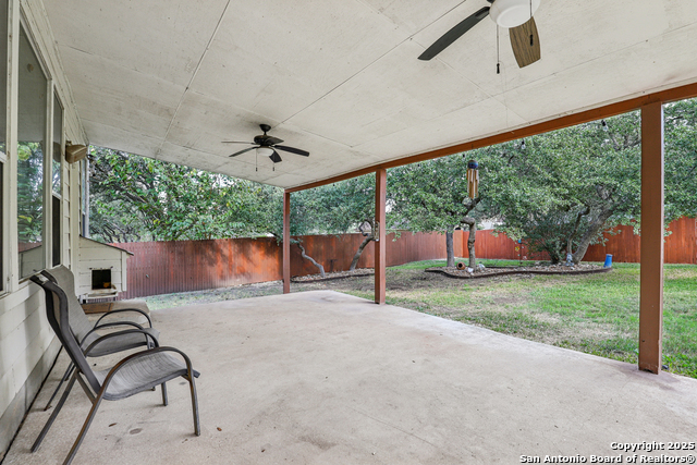 Image 44 of 50 For 25922 Laurel Glen