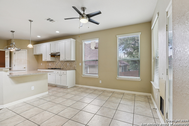 Image 7 of 50 For 25922 Laurel Glen