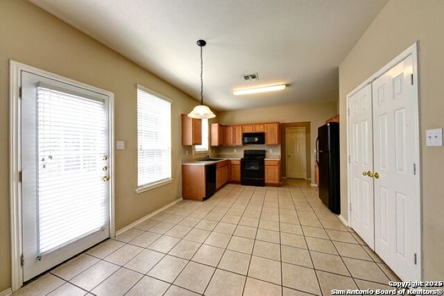 Image 5 of 16 For 4914 Roan Brook