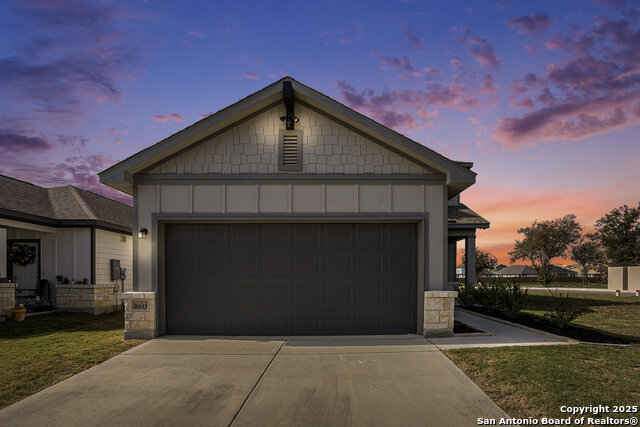 Image 2 of 36 For 16615 Ginger Crossing