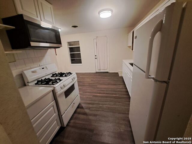 Image 4 of 17 For 5502 Wales  