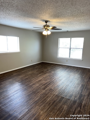 Image 15 of 20 For 6931 Waterfall Pass