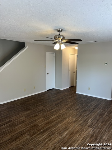 Image 5 of 20 For 6931 Waterfall Pass