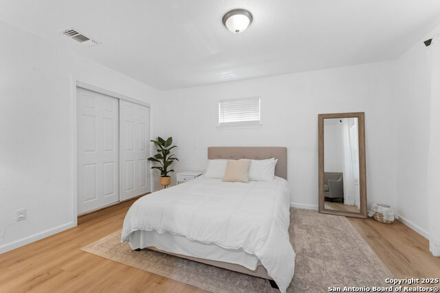 Listing photo id 9 for 338 Tomrob Dr