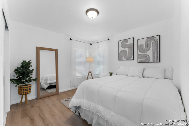 Listing photo id 6 for 338 Tomrob Dr