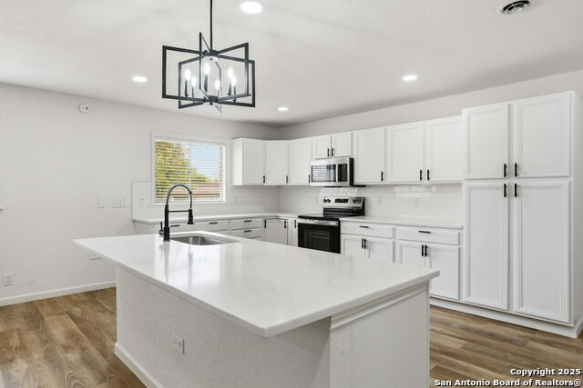 Image 10 of 41 For 221 Shadywood Ln