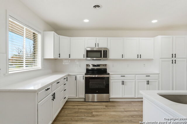 Image 11 of 41 For 221 Shadywood Ln